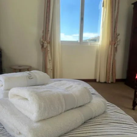 The View House * Ponta do Sol (Madeira)